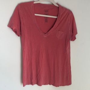 GAP aV-neck Short Sleeve T-shirt. Super soft